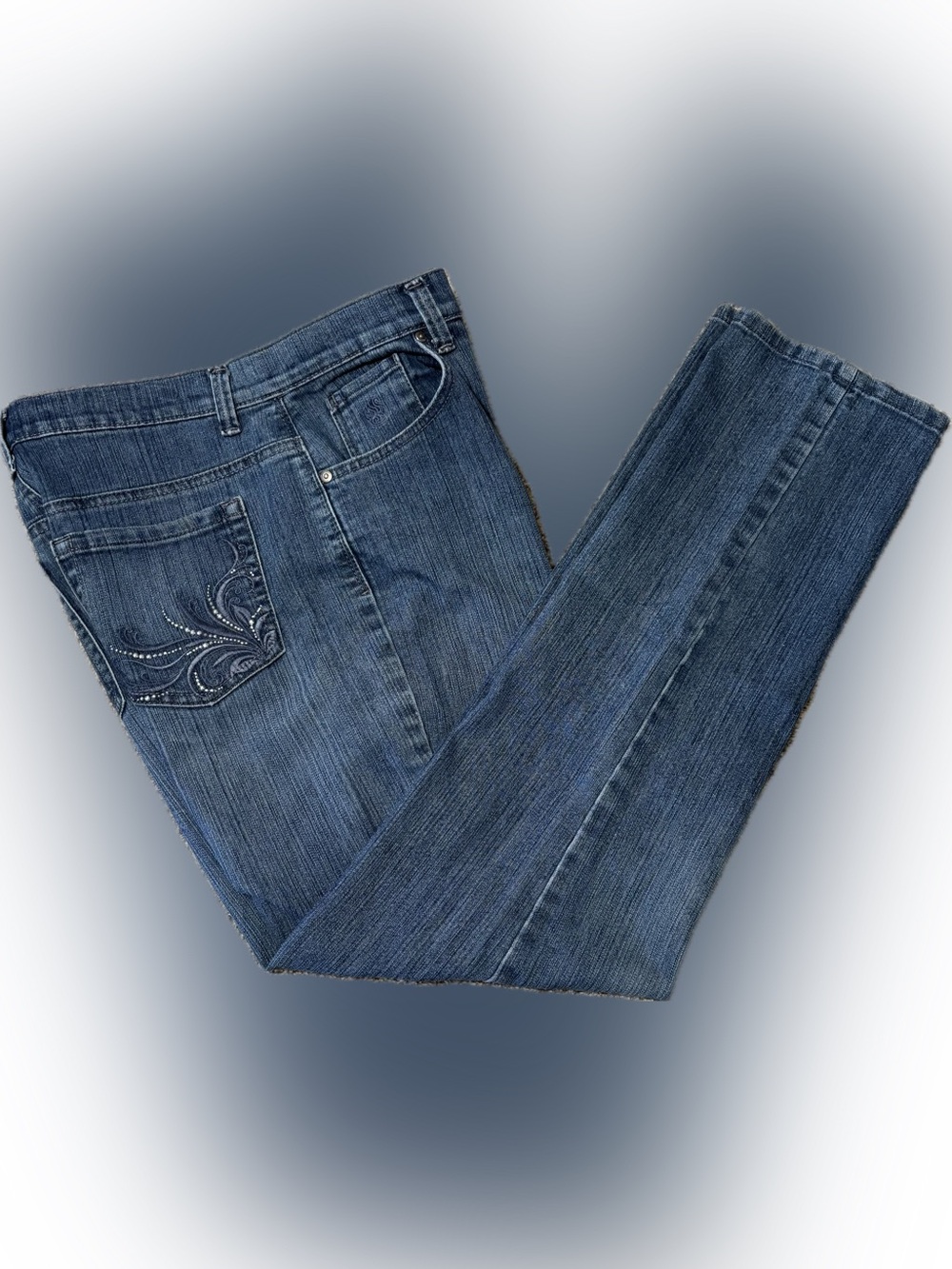 226. Gloria Vanderbilt Amanda Straight Leg Jeans in Mid Blue Wash, Size 8